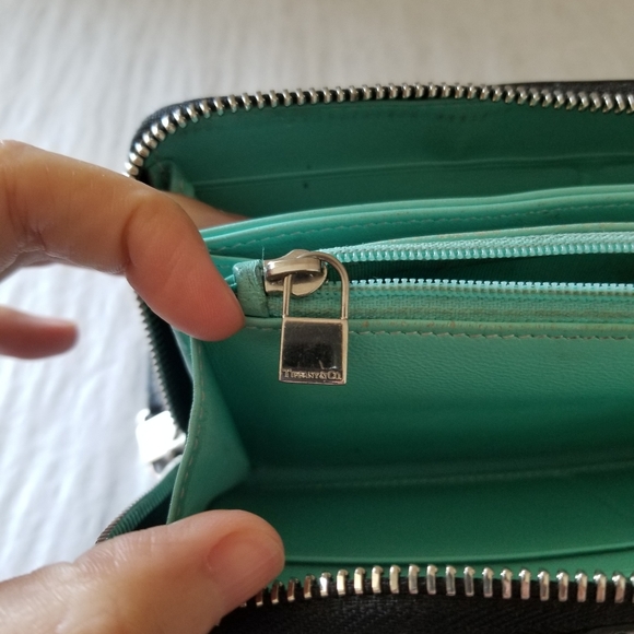 Tiffany & Co. Classic Black Wallet - Picture 10 of 12